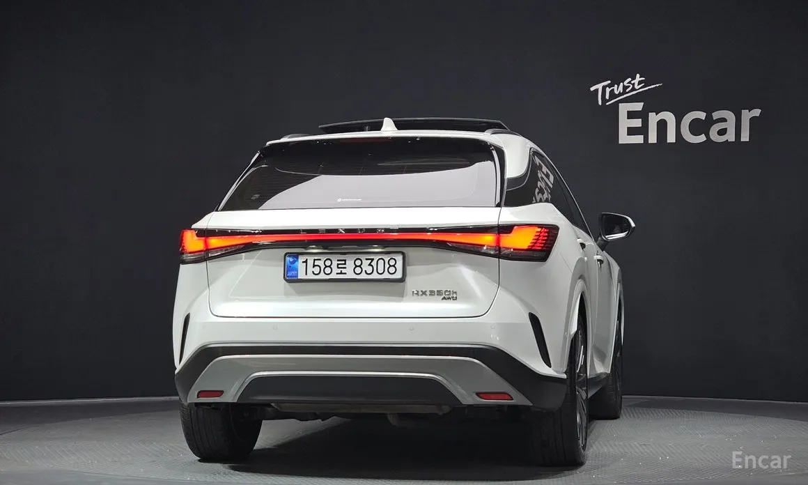 Фото 4 - Lexus RX