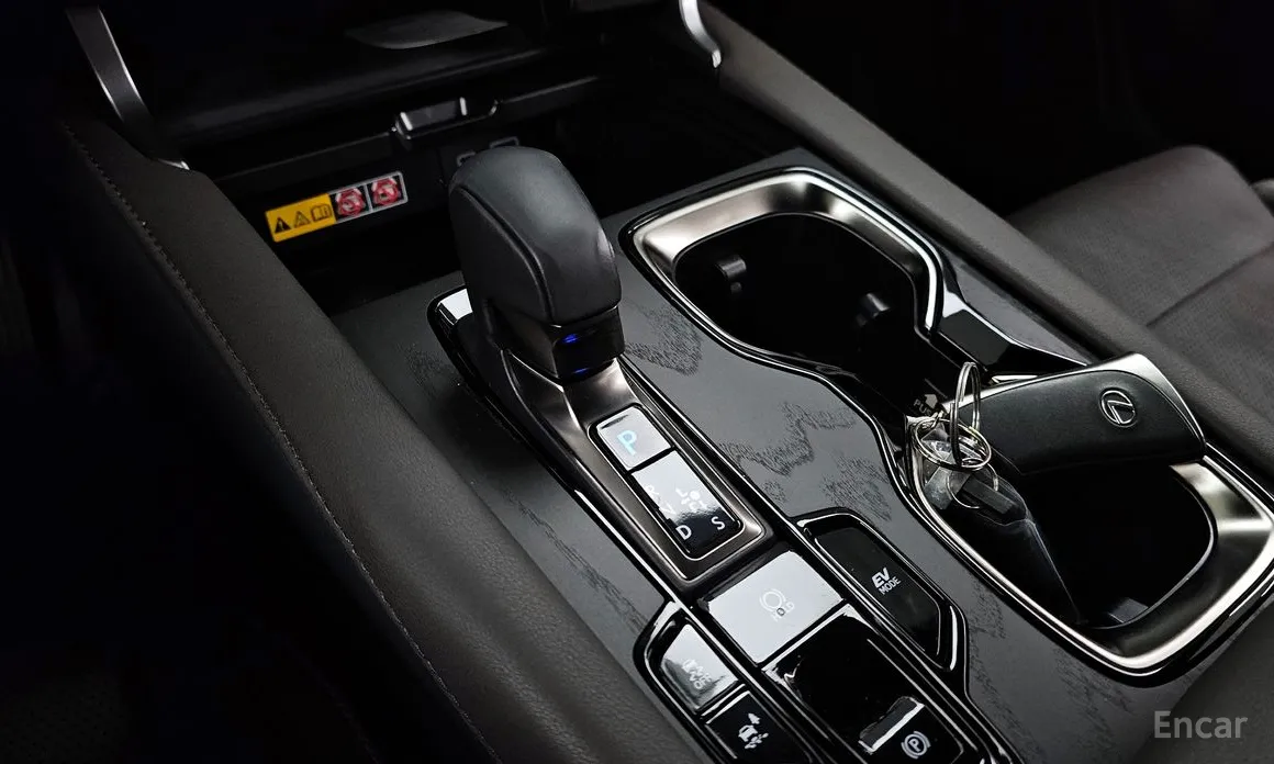 Фото 9 - Lexus RX