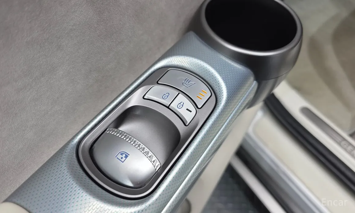 Фото 18 - Genesis GV60