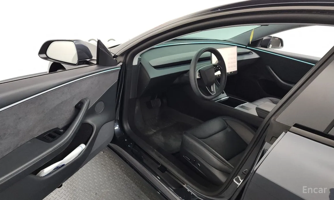 Фото 10 - Tesla Model 3