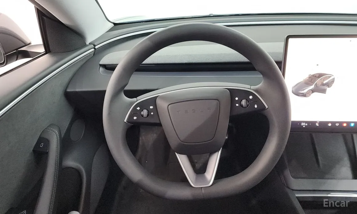 Фото 13 - Tesla Model 3