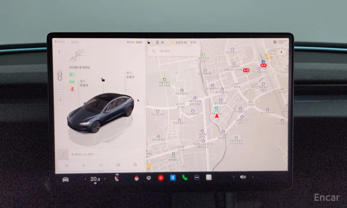 Фото 14 - Tesla Model 3