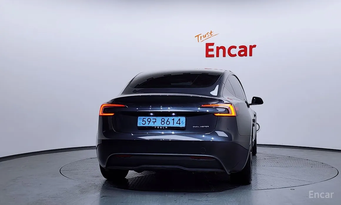 Фото 4 - Tesla Model 3