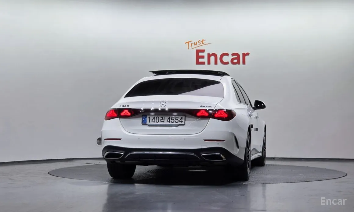 Фото 4 - Mercedes-Benz E-Class