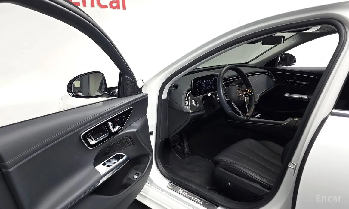 Фото 12 - Mercedes-Benz E-Class