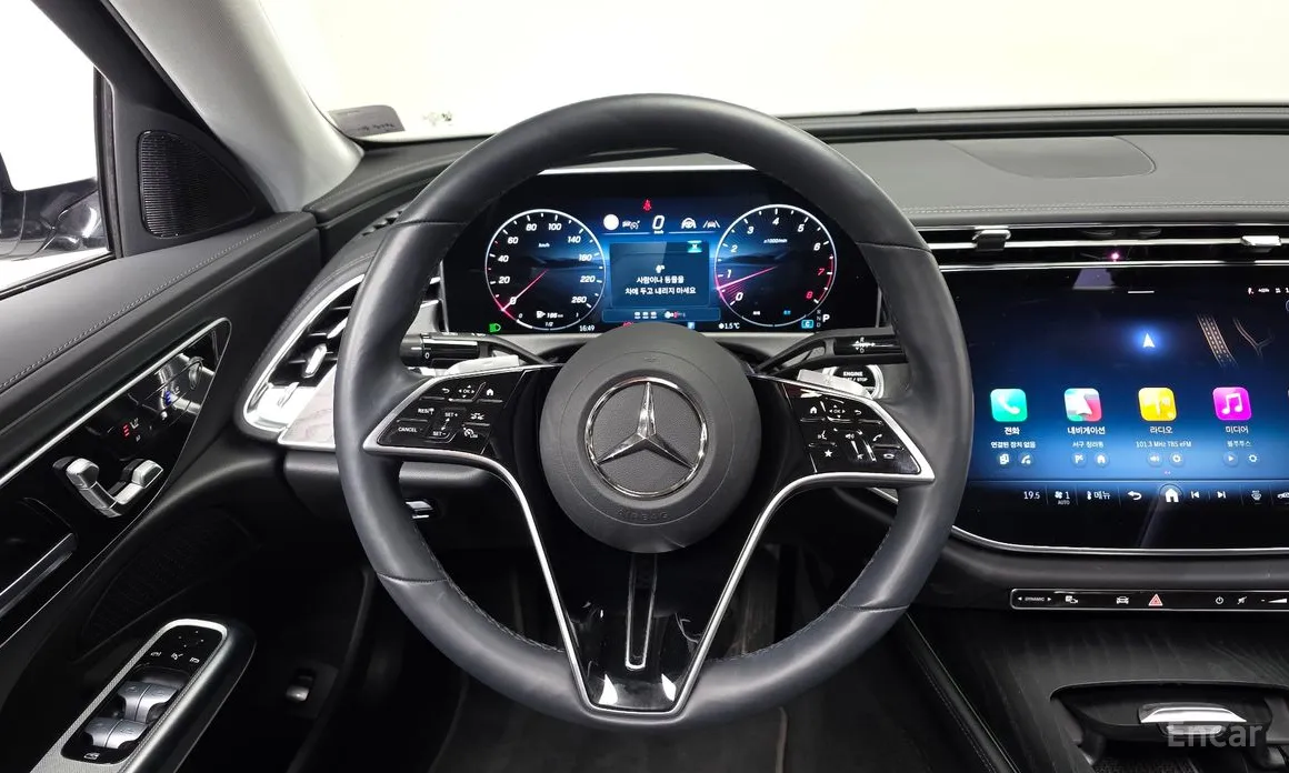 Фото 13 - Mercedes-Benz E-Class