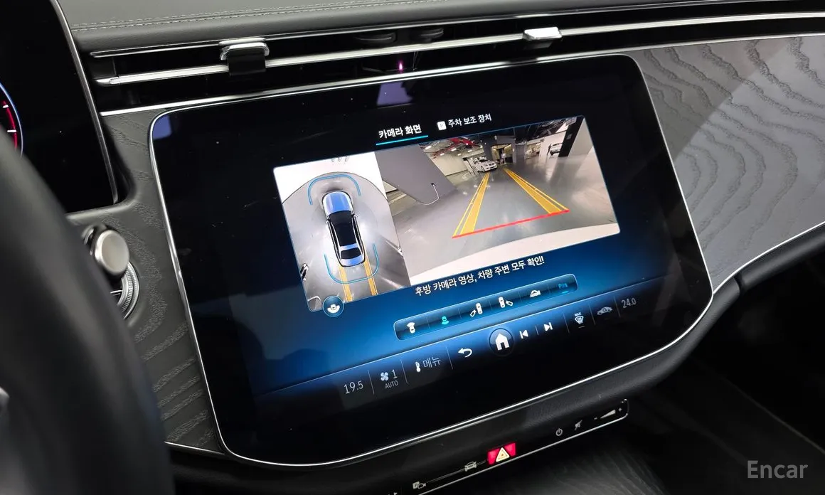 Фото 15 - Mercedes-Benz E-Class