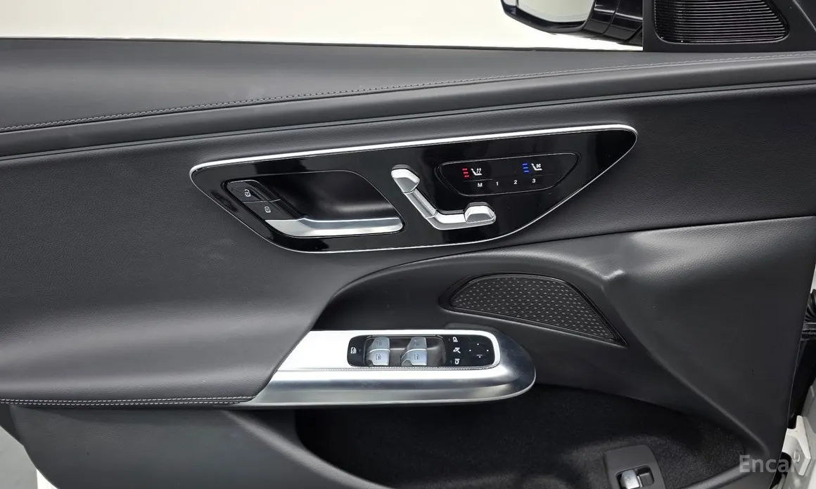 Фото 18 - Mercedes-Benz E-Class