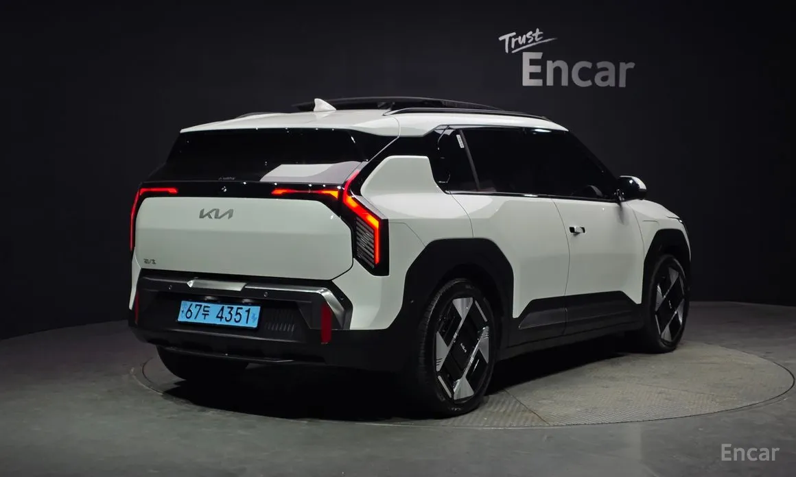 Фото 2 - Kia EV3