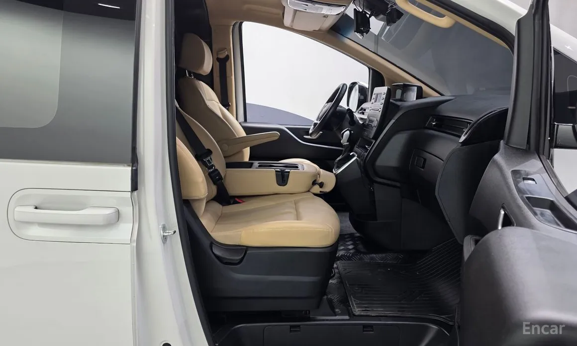 Фото 12 - Hyundai Staria