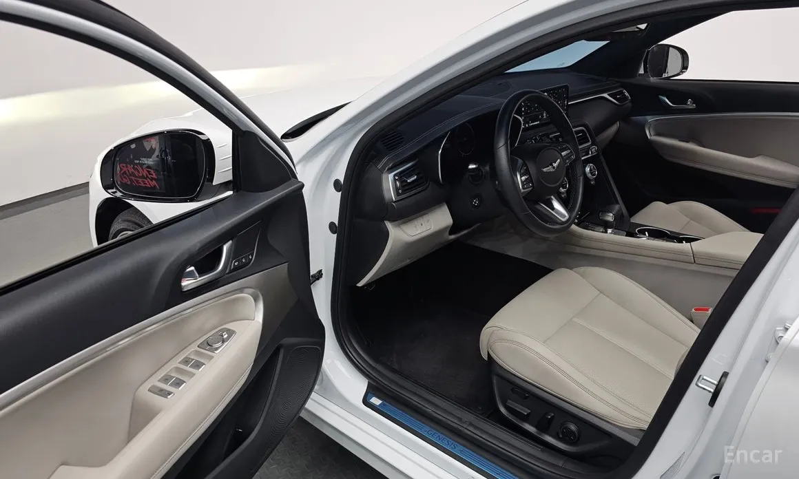 Фото 11 - Genesis G70