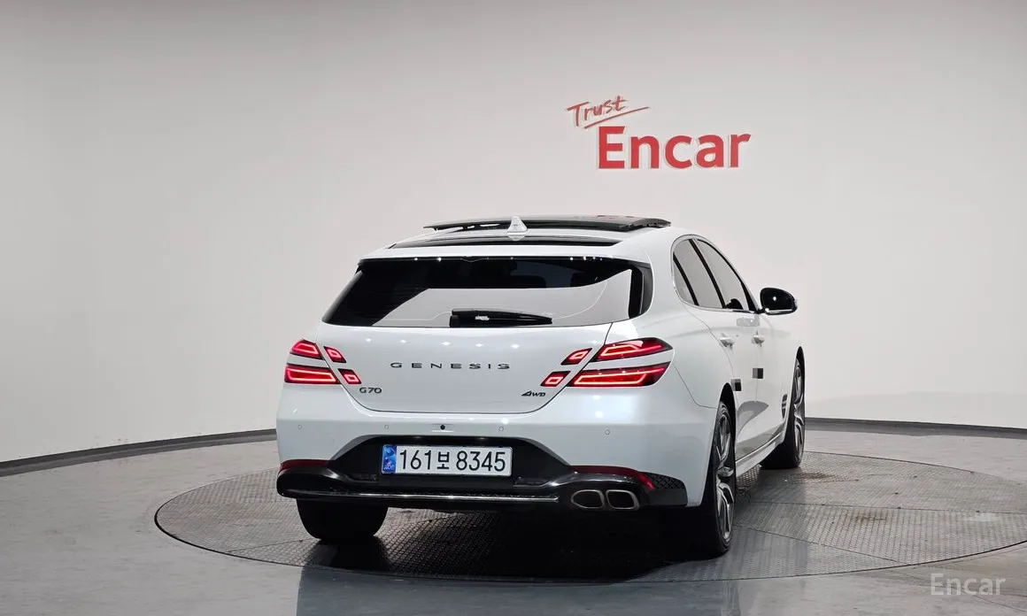 Фото 4 - Genesis G70