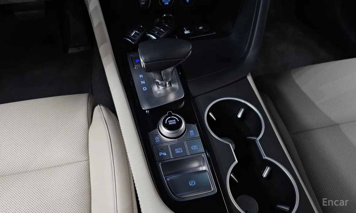 Фото 9 - Genesis G70