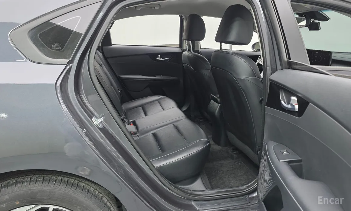 Фото 12 - Kia K3