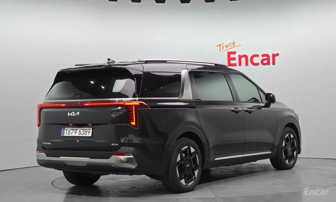 Фото 2 - Kia Carnival