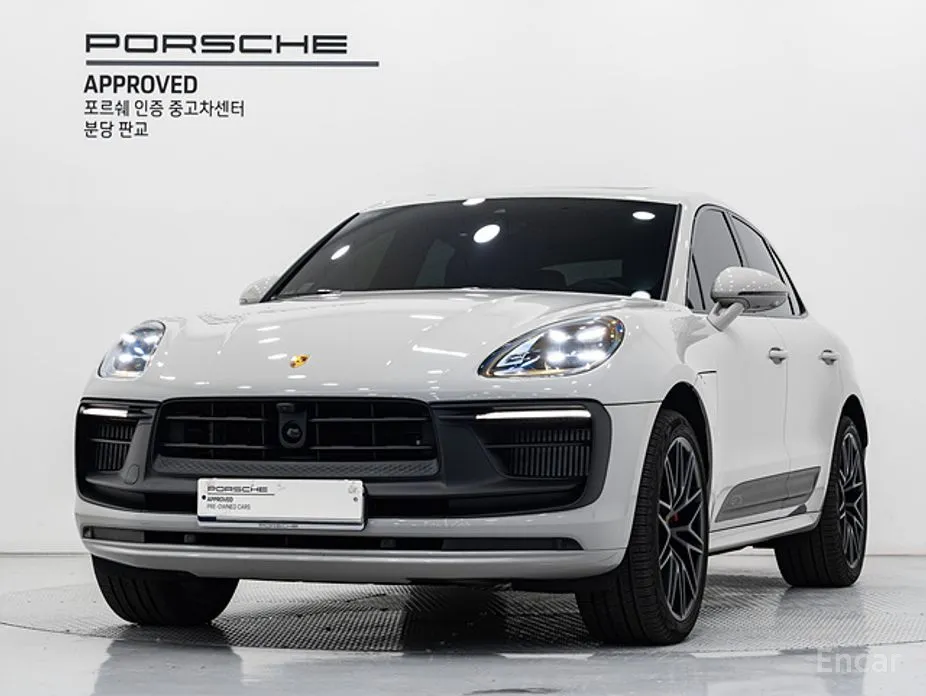 Фото 1 - Porsche Macan