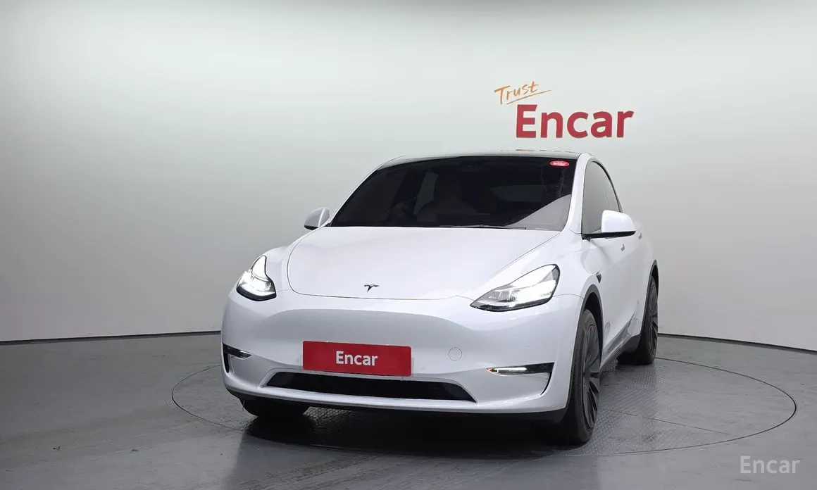 Фото 3 - Tesla Model Y