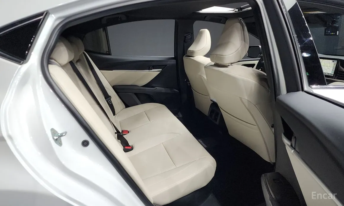 Фото 12 - Toyota Camry