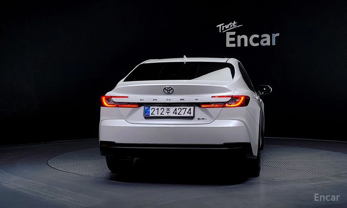 Фото 4 - Toyota Camry