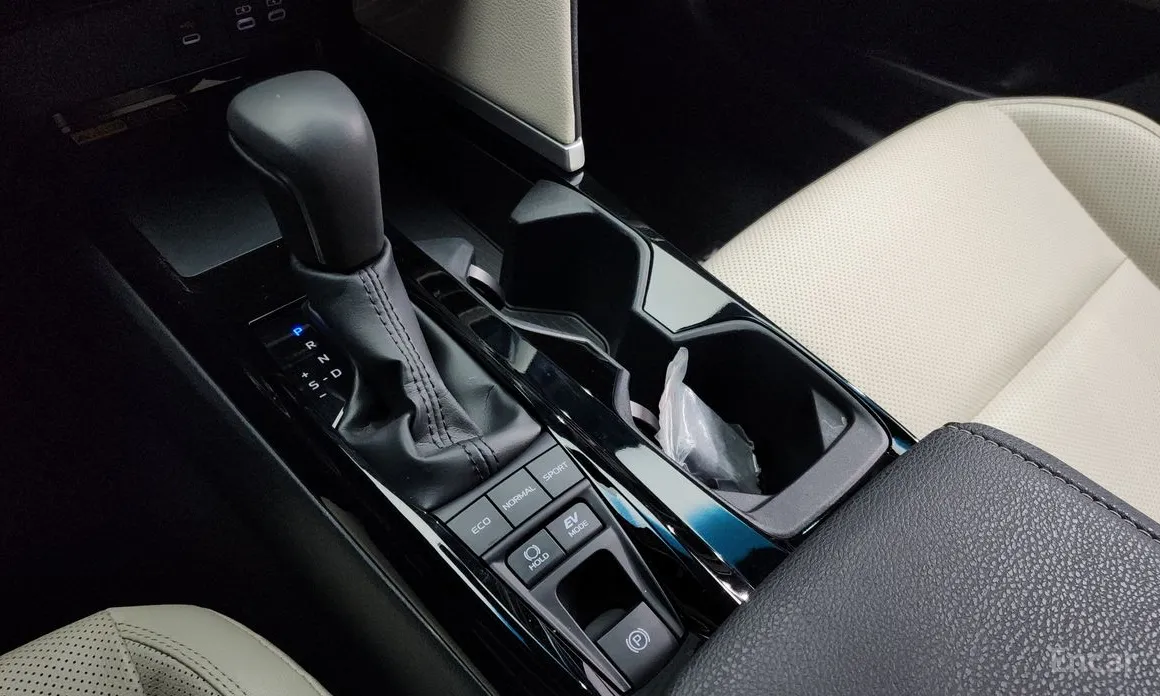 Фото 9 - Toyota Camry