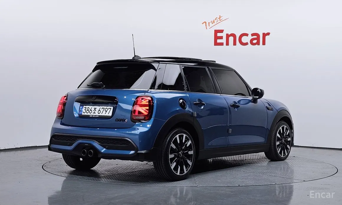 Фото 2 - Mini Cooper