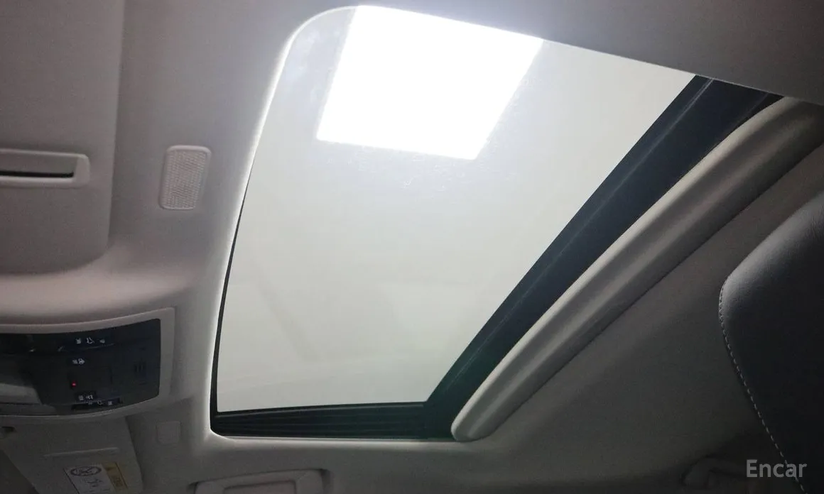 Фото 14 - Lexus ES