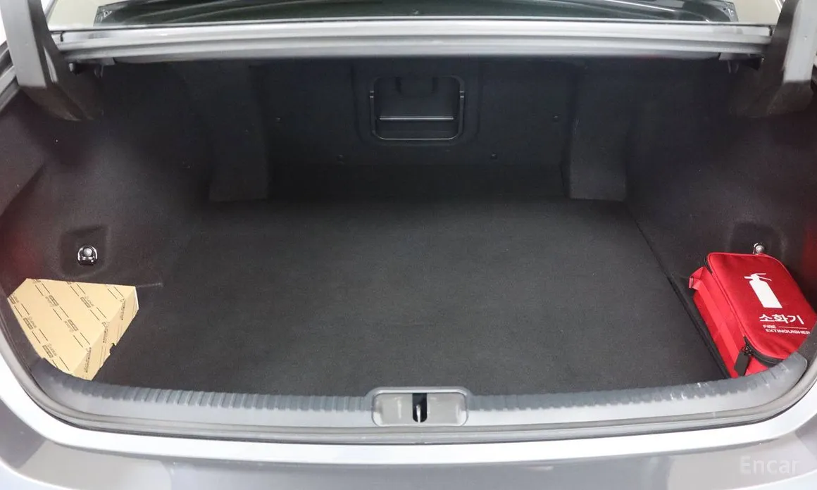 Фото 16 - Lexus ES