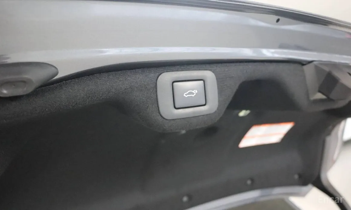 Фото 17 - Lexus ES