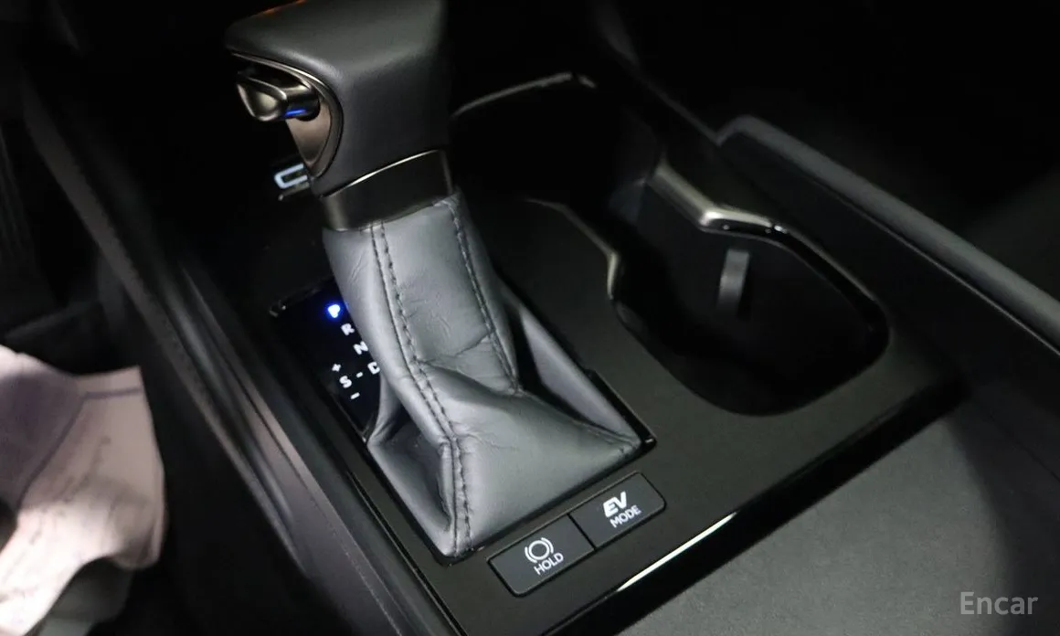 Фото 8 - Lexus ES