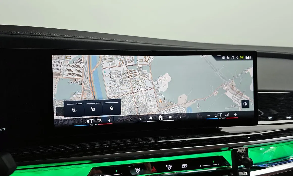 Фото 16 - BMW 7 Series