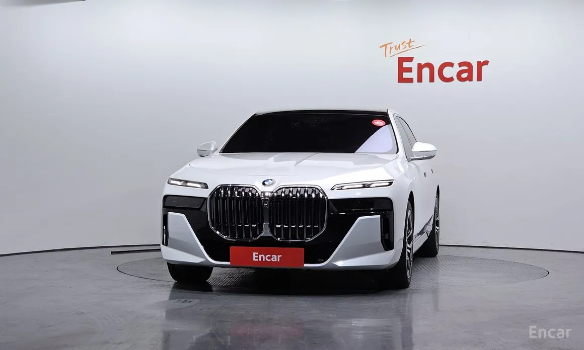 Фото 3 - BMW 7 Series