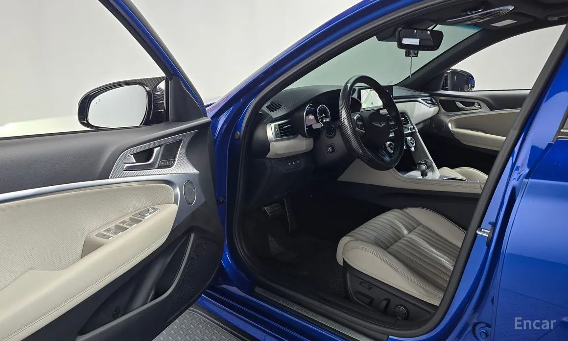 Фото 10 - Genesis G70