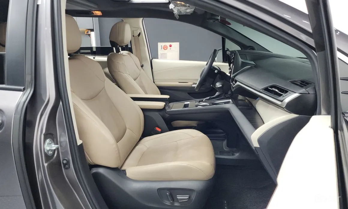 Фото 11 - Toyota Sienna