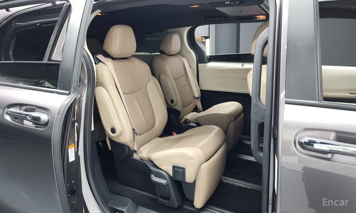 Фото 12 - Toyota Sienna