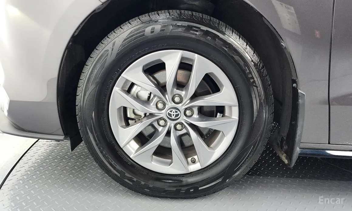 Фото 5 - Toyota Sienna