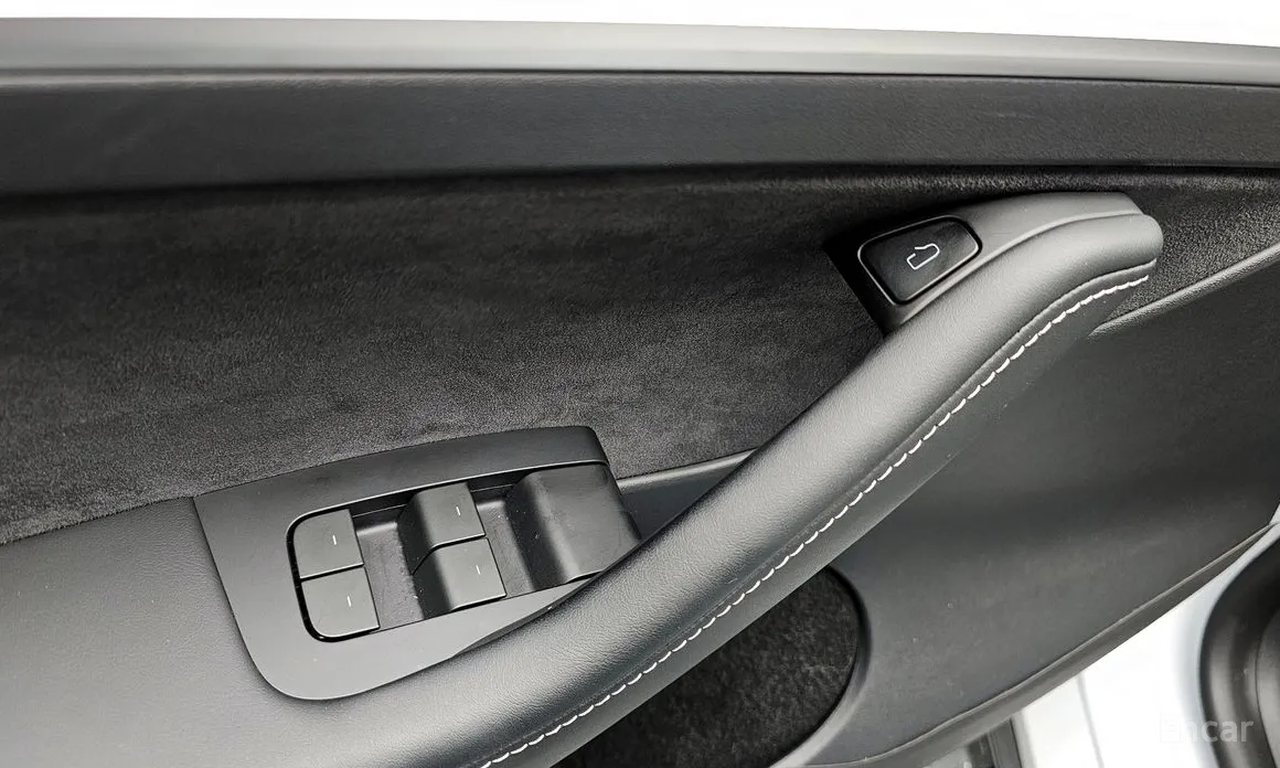 Фото 14 - Tesla Model Y