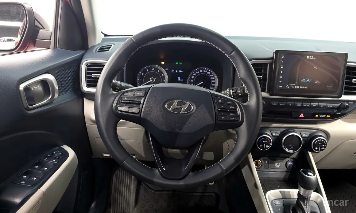 Фото 13 - Hyundai Venue