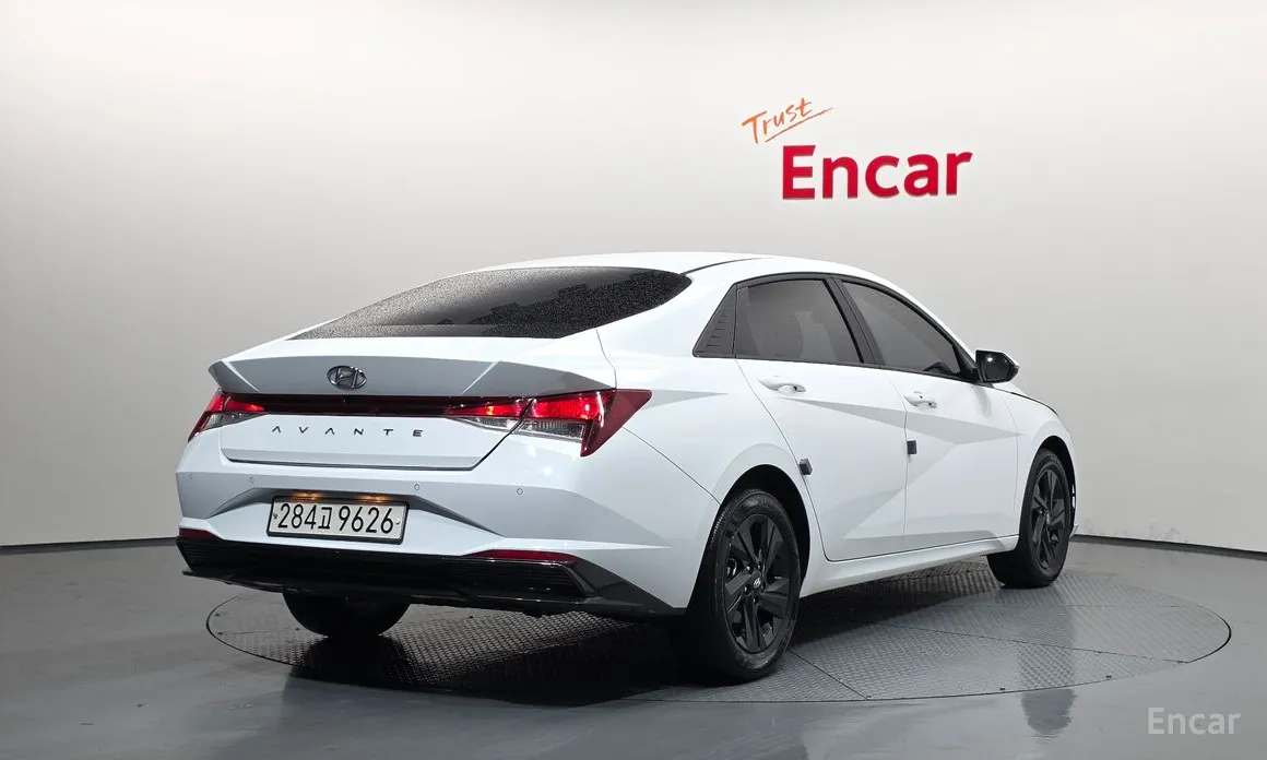 Фото 2 - Hyundai Avante