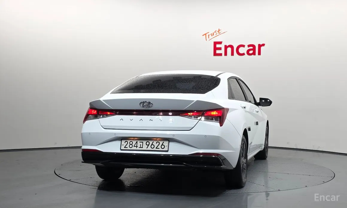 Фото 4 - Hyundai Avante