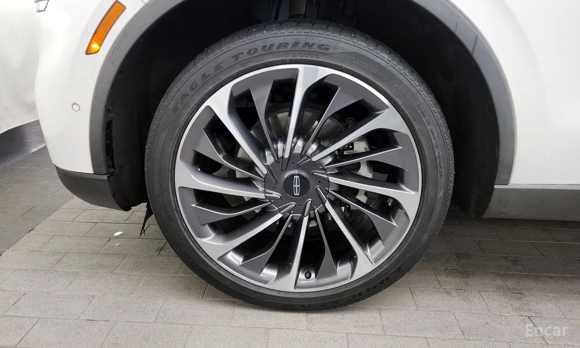 Фото 5 - Lincoln Aviator