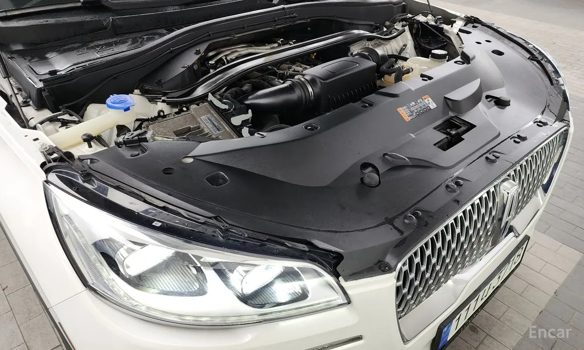 Фото 6 - Lincoln Aviator