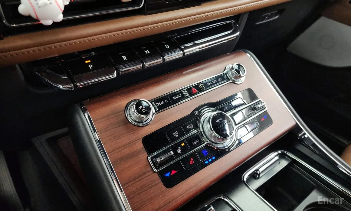 Фото 9 - Lincoln Aviator