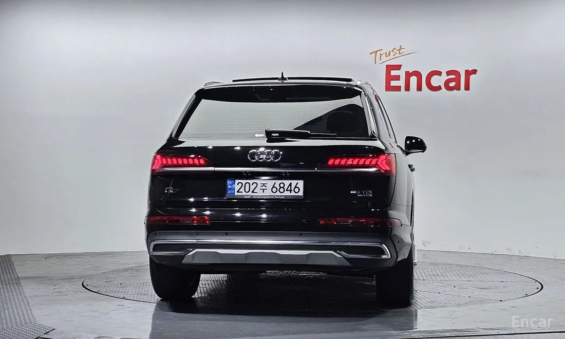 Фото 4 - Audi Q7