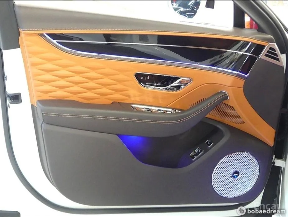 Фото 10 - Bentley Flying Spur