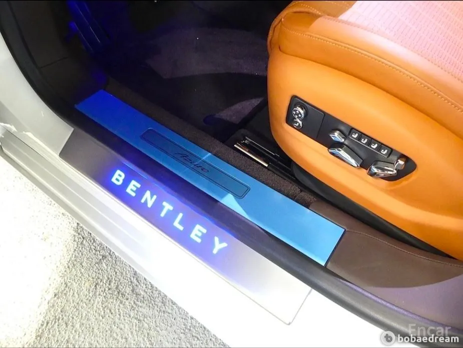 Фото 11 - Bentley Flying Spur