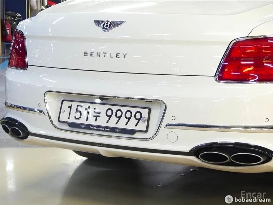 Фото 20 - Bentley Flying Spur