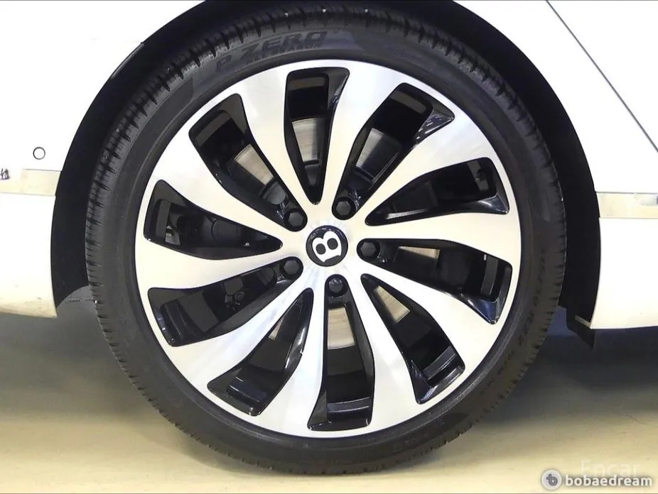 Фото 8 - Bentley Flying Spur