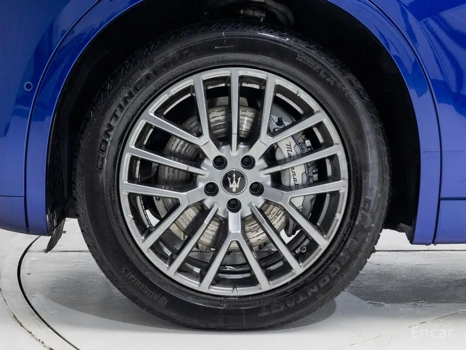 Фото 8 - Maserati Grecale