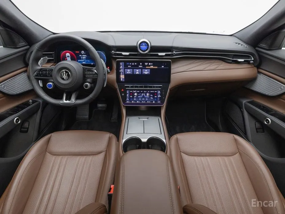 Фото 9 - Maserati Grecale