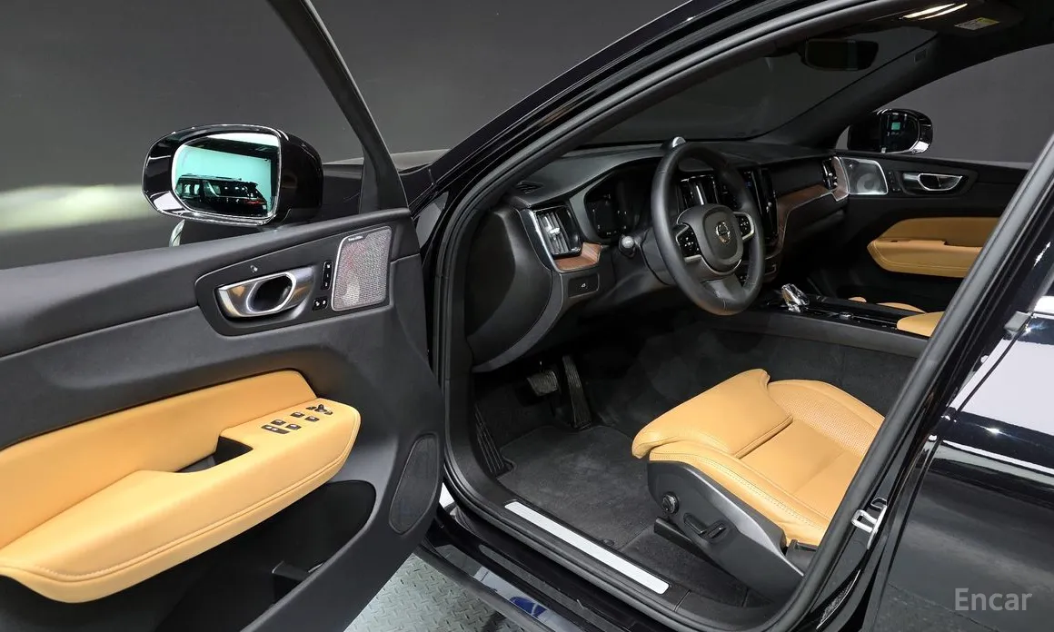 Фото 10 - Volvo XC60